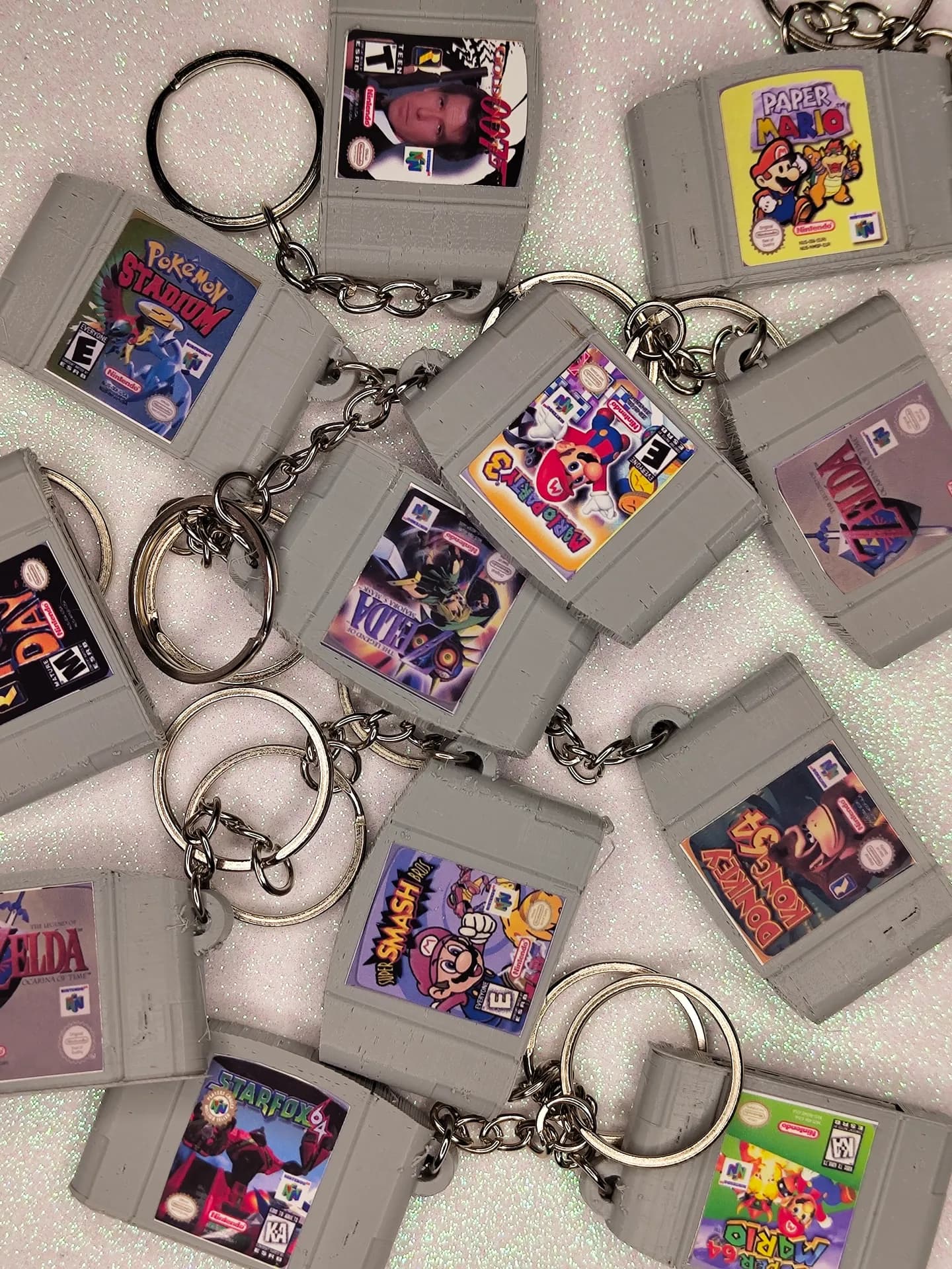 Retro Cartridge Keychains: NES, SNES, N64, Game Boy, PS1, Xbox - Image 3