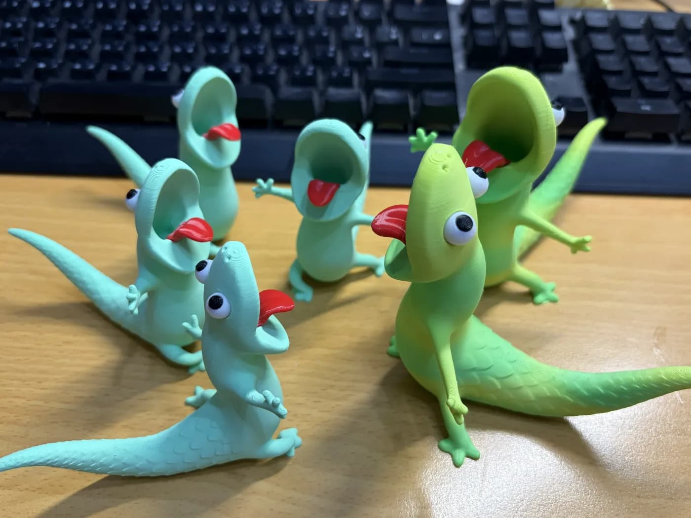 Articulated Lizard and Cat