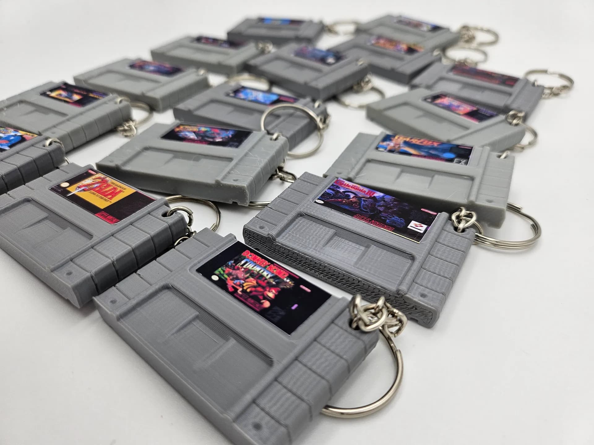 Retro Cartridge Keychains: NES, SNES, N64, Game Boy, PS1, Xbox - Image 2