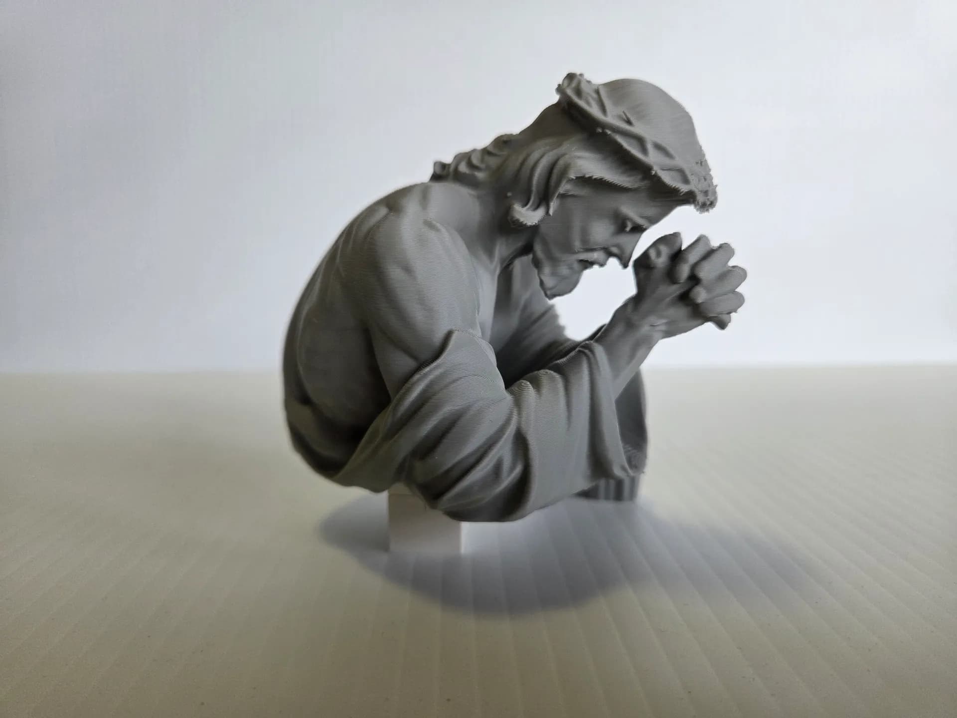 Praying Jesus Figurine - Image 1