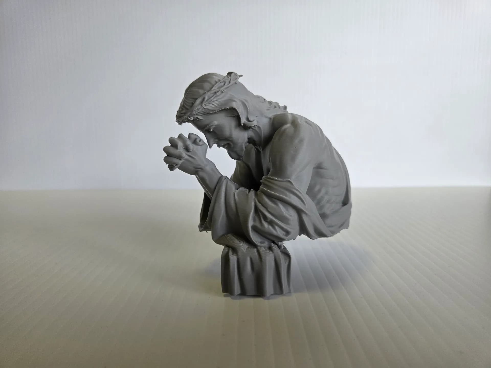 Praying Jesus Figurine - Image 2