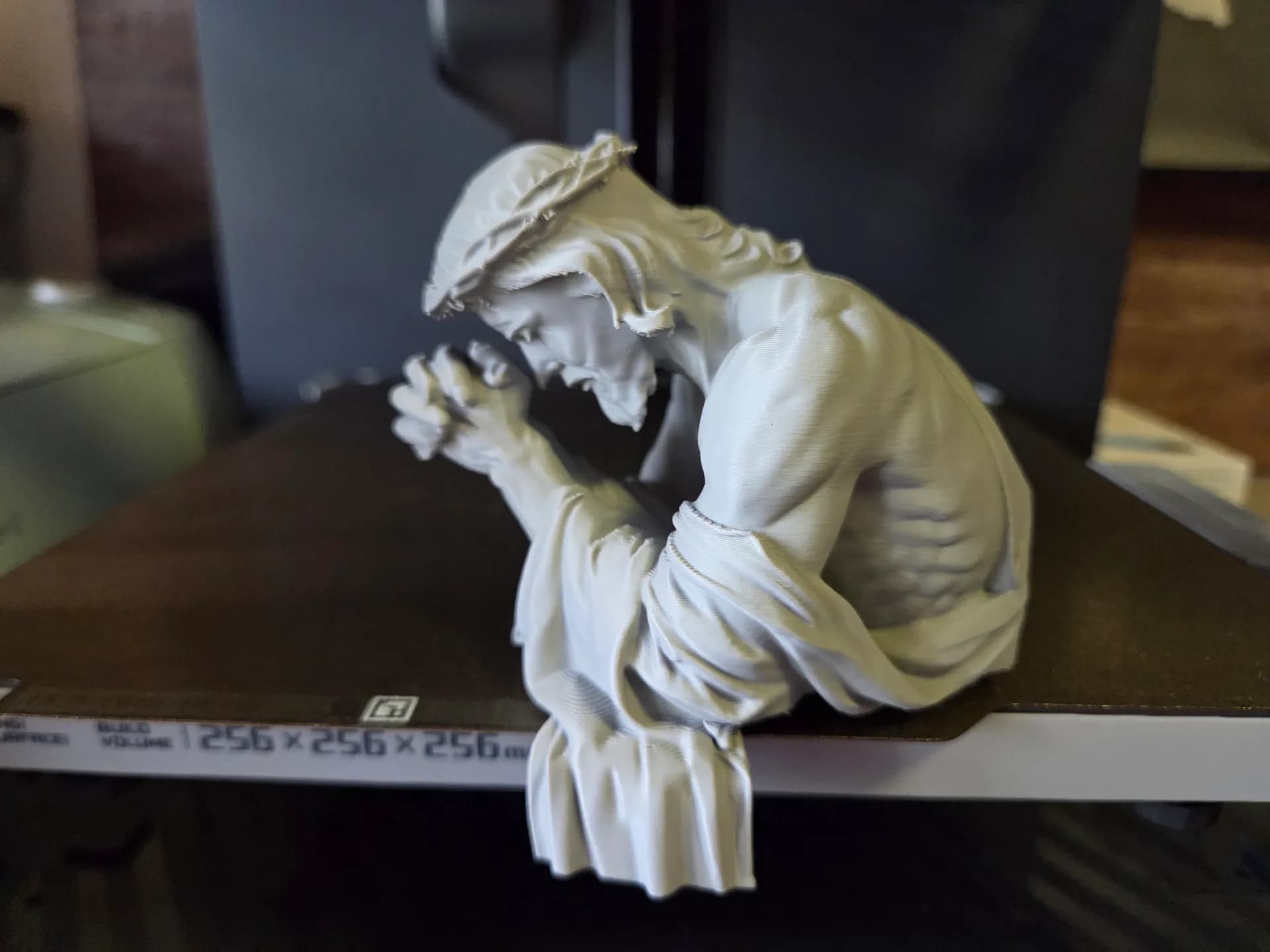 Praying Jesus Figurine - Image 6