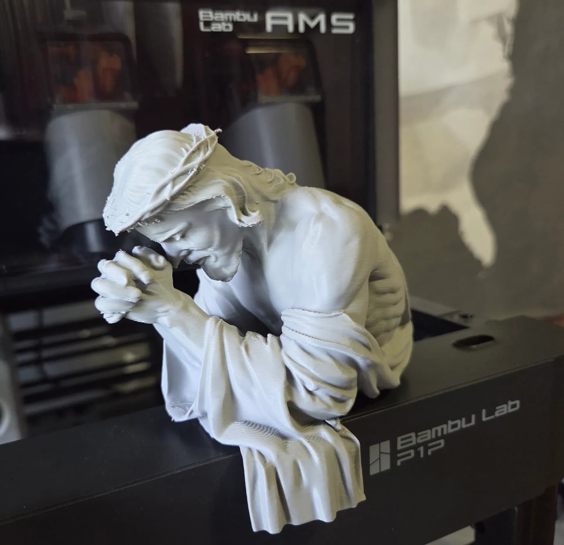 Praying Jesus Figurine - Image 7