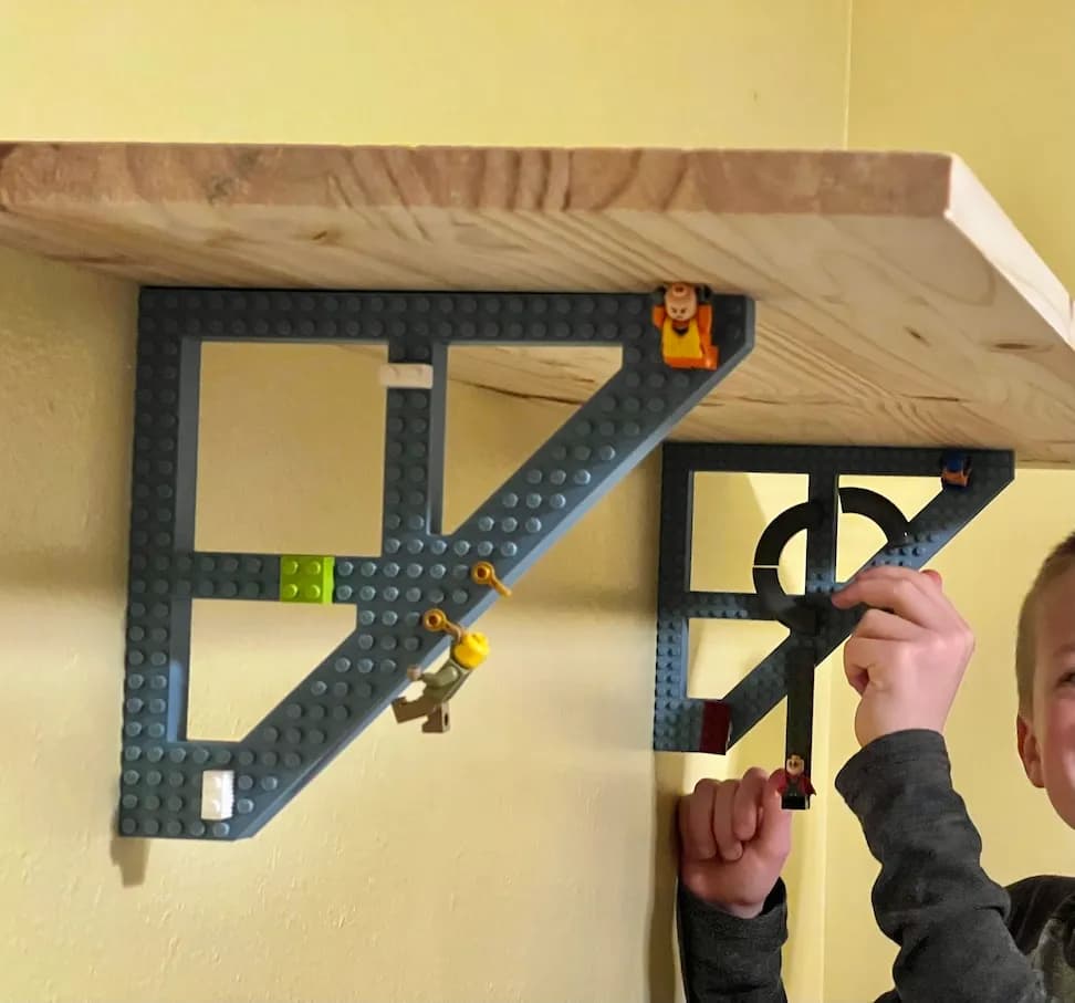 LEGO-Compatible Shelf Bracket