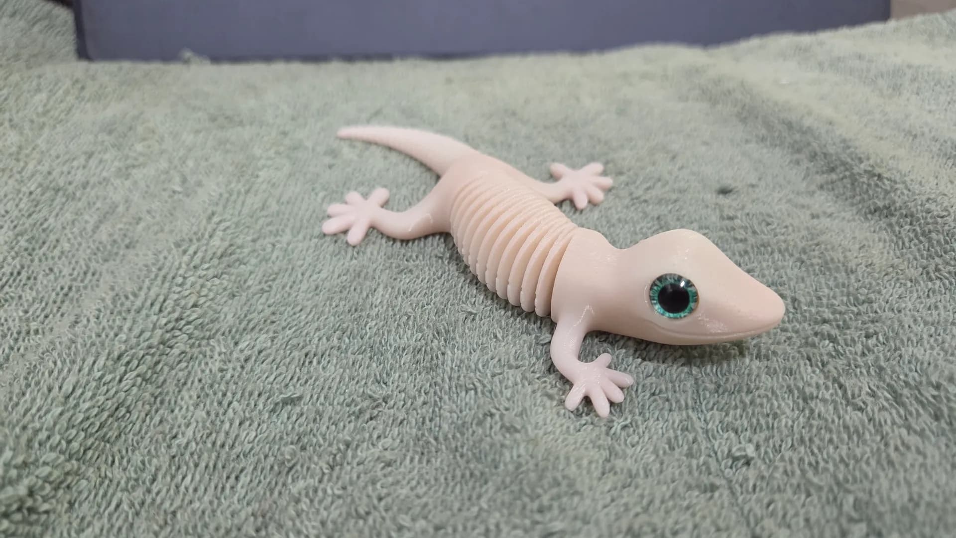 Super Flexi Gecko - Image 3