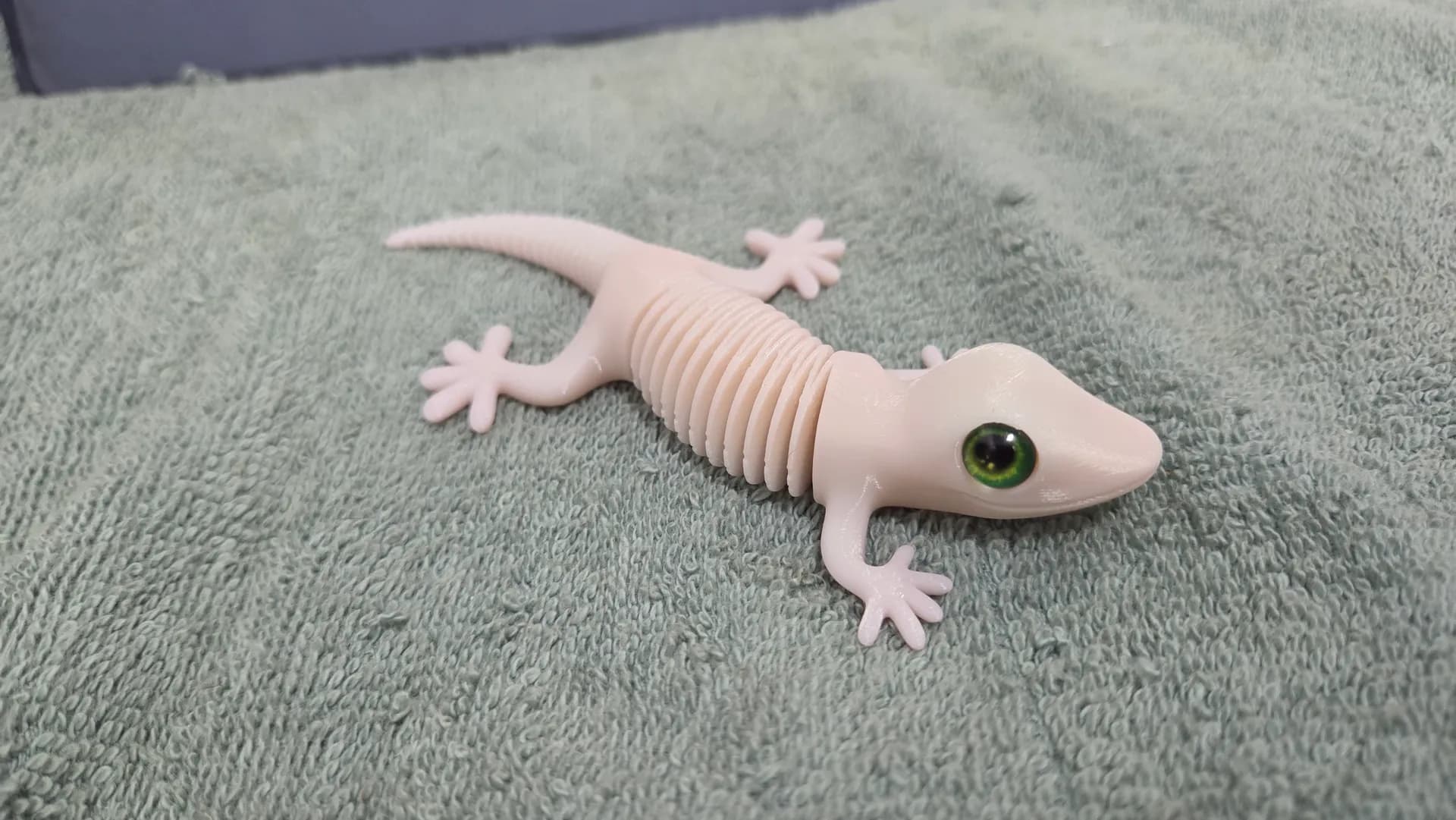 Super Flexi Gecko - Image 4