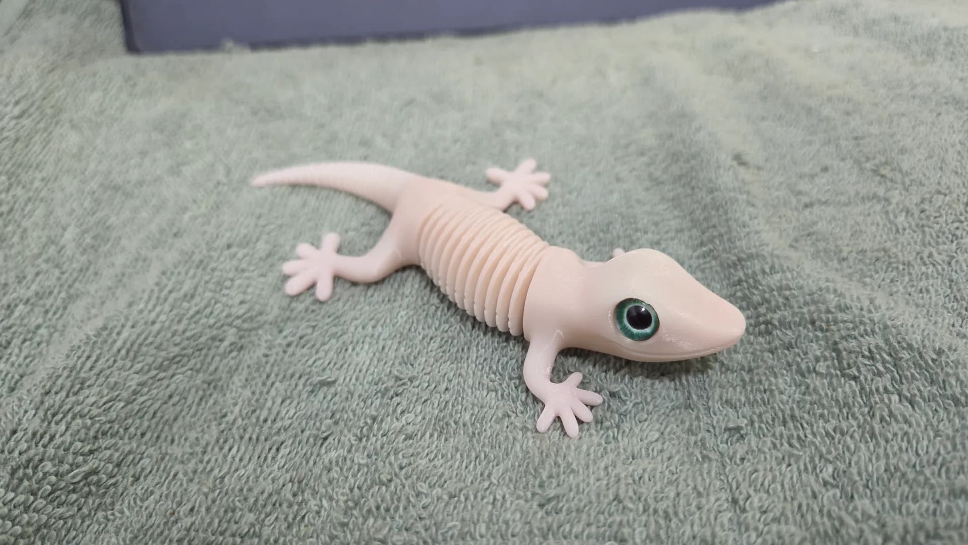 Super Flexi Gecko - Image 5