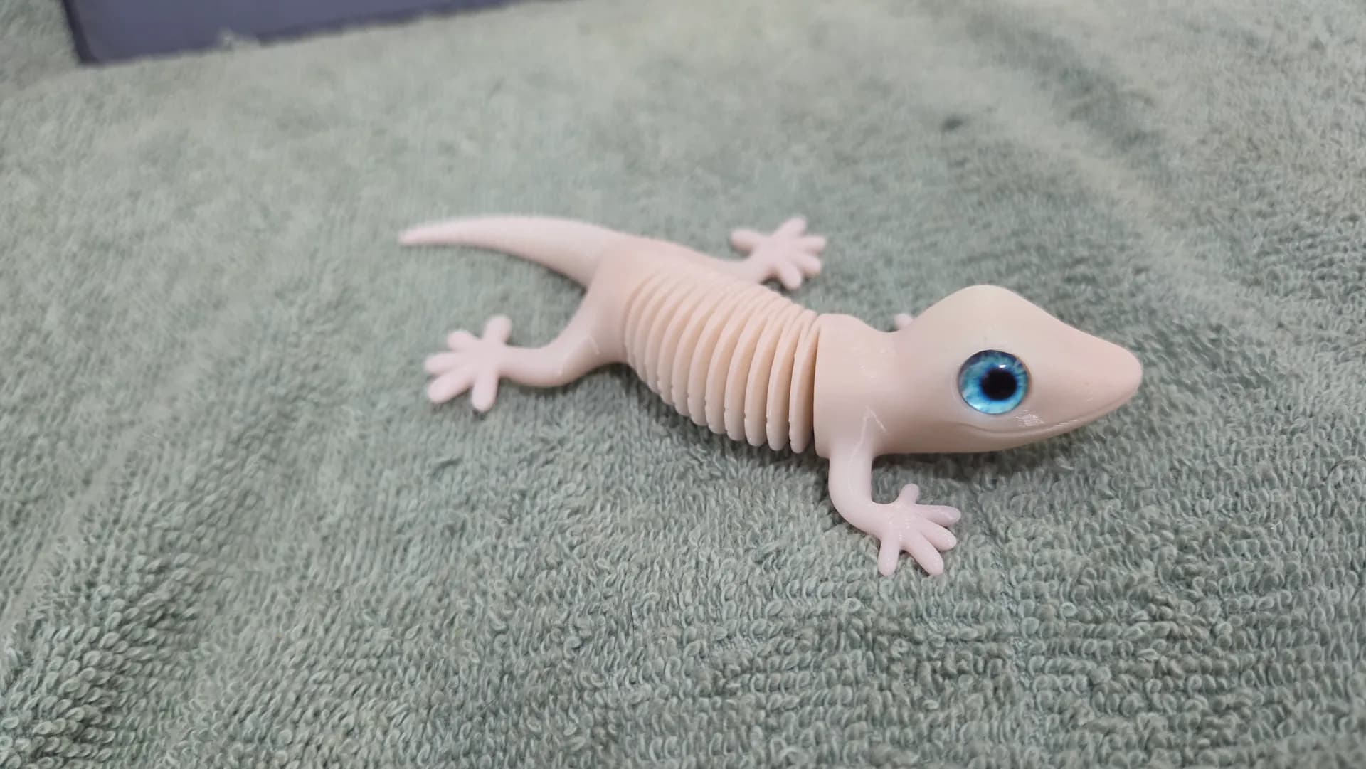 Super Flexi Gecko - Image 8
