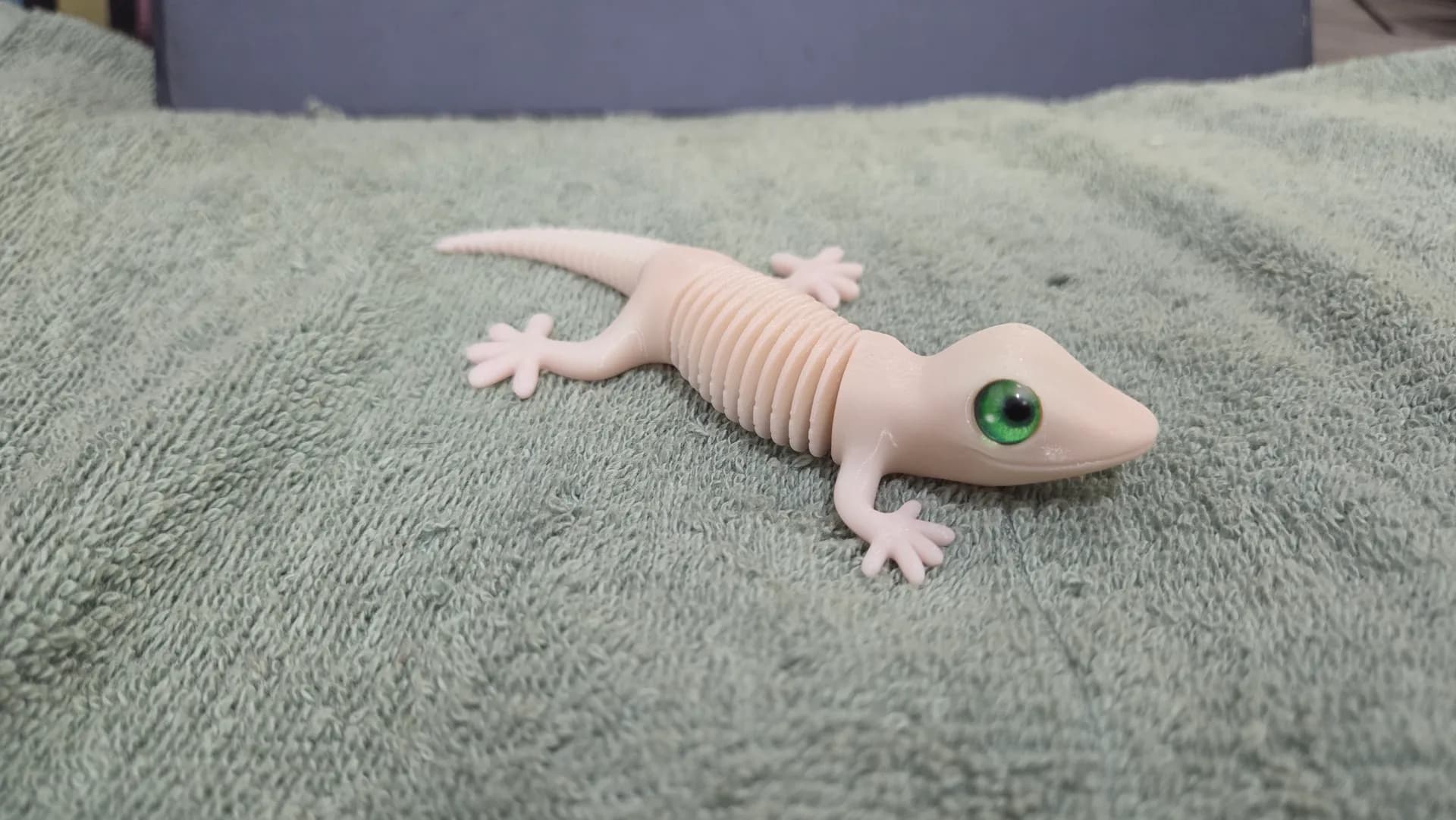 Super Flexi Gecko - Image 10