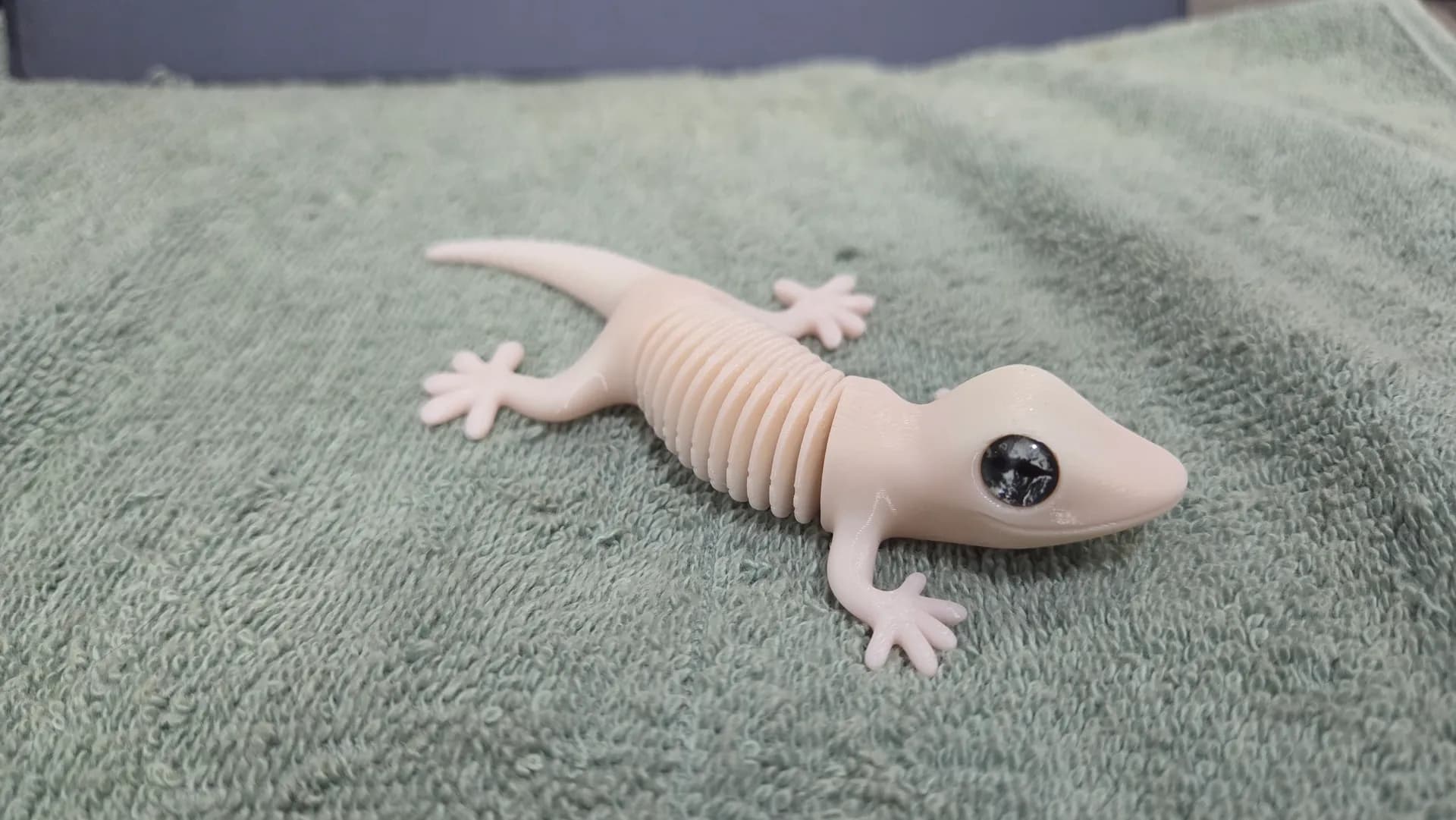 Super Flexi Gecko - Image 11