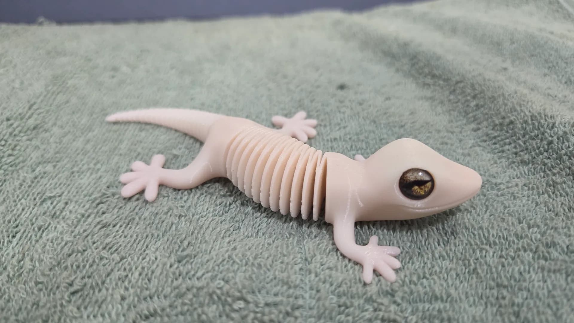 Super Flexi Gecko - Image 12