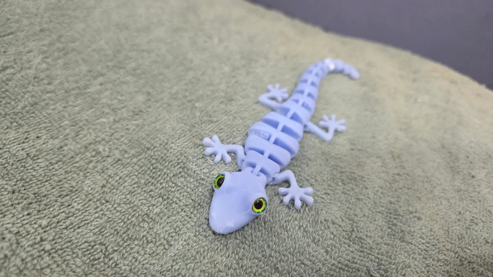 Articulated Lizard - Image 2