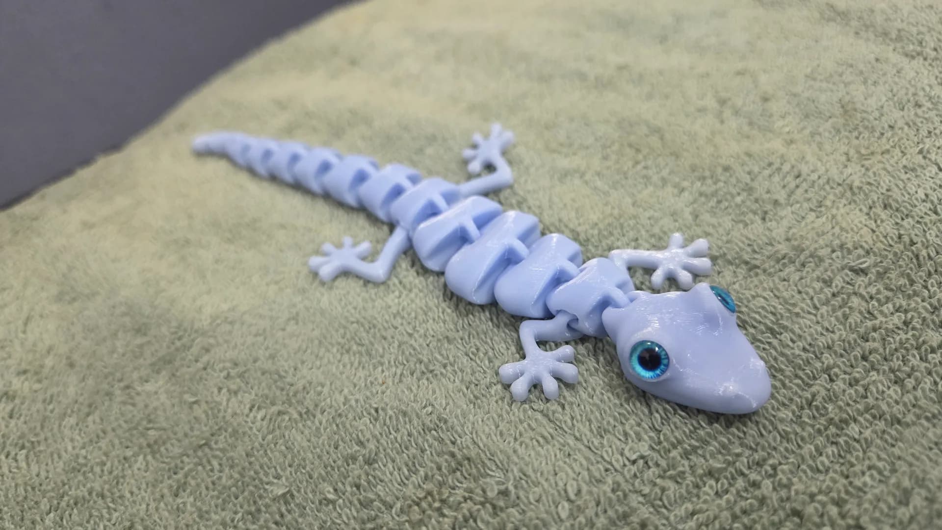 Articulated Lizard - Image 5