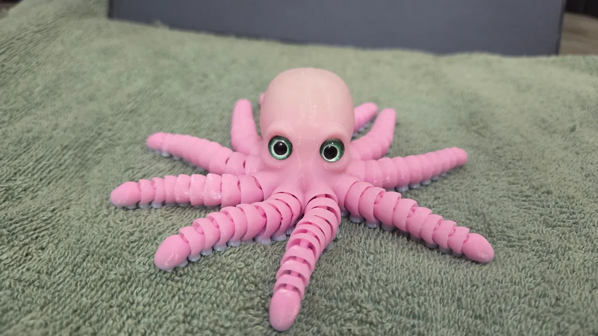 Flexi Octopus for Glass Eyes - Image 4