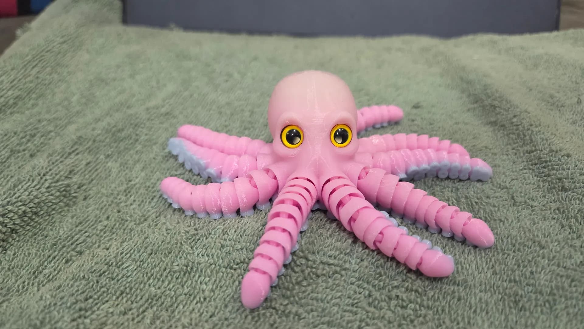 Flexi Octopus for Glass Eyes - Image 6