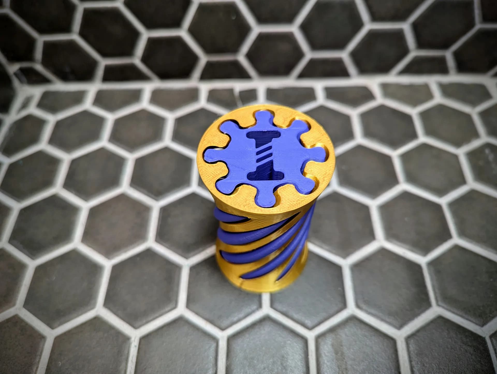 Letter I Vortex Fidget - Image 1