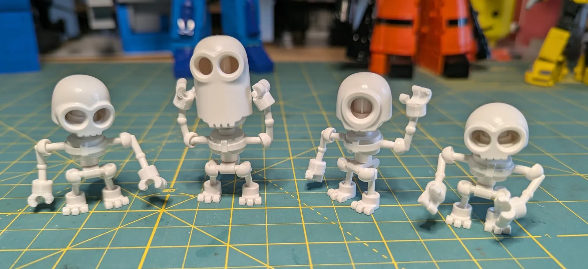 Blokees Minions Skeleton Hands