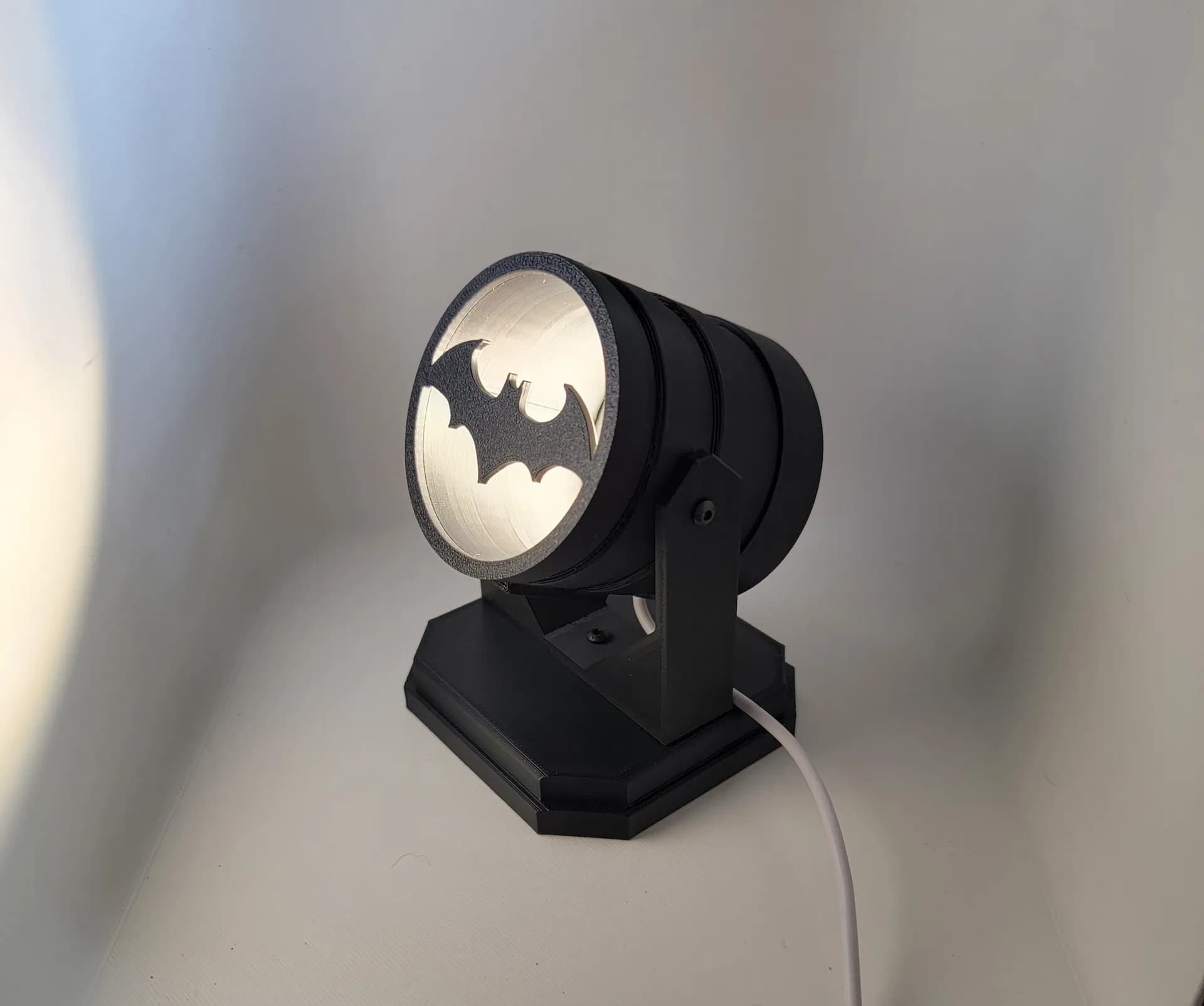 Batman Bat-Signal Lamp - Image 1