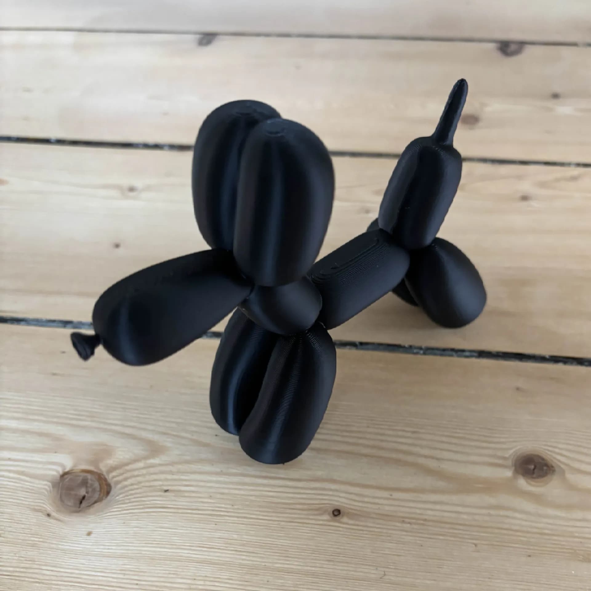 Balloon Dog Sculpture - Image 1