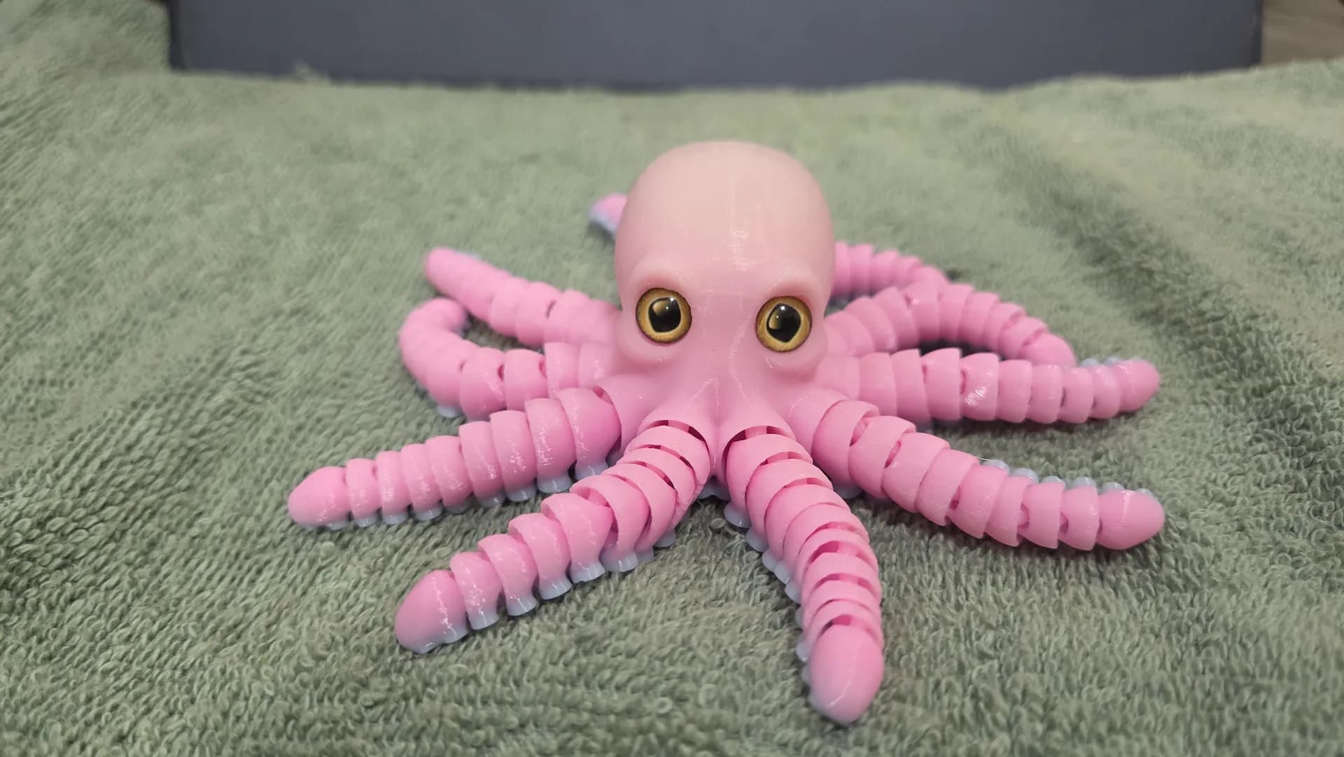 Flexi Octopus for Glass Eyes - Image 7