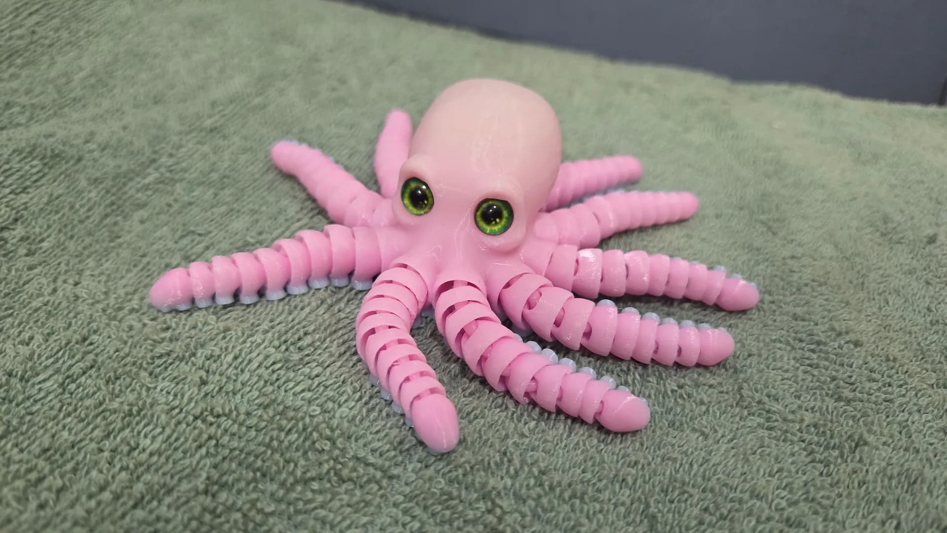 Flexi Octopus for Glass Eyes - Image 17