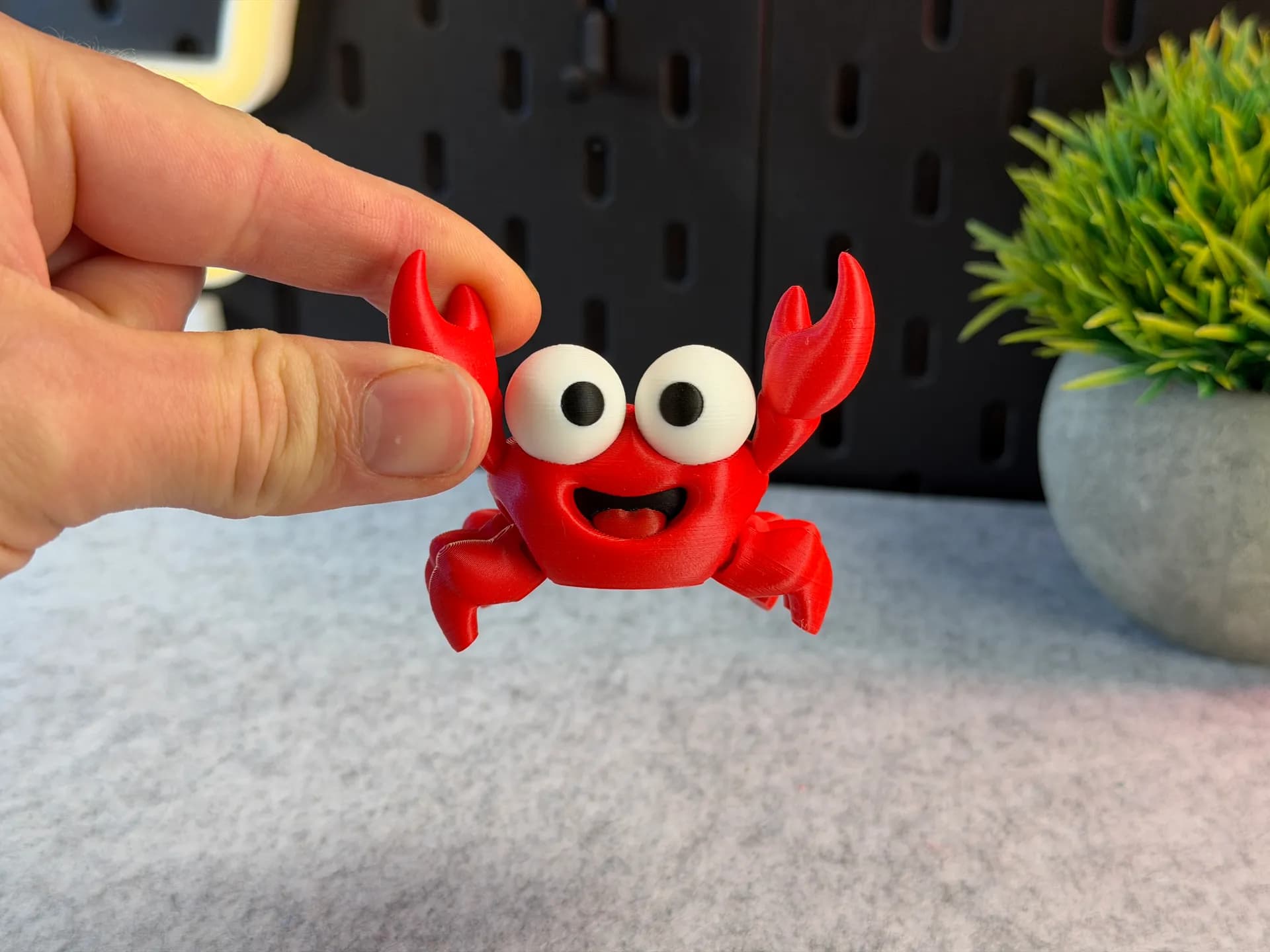 Cute Articulated Crab - Image 4