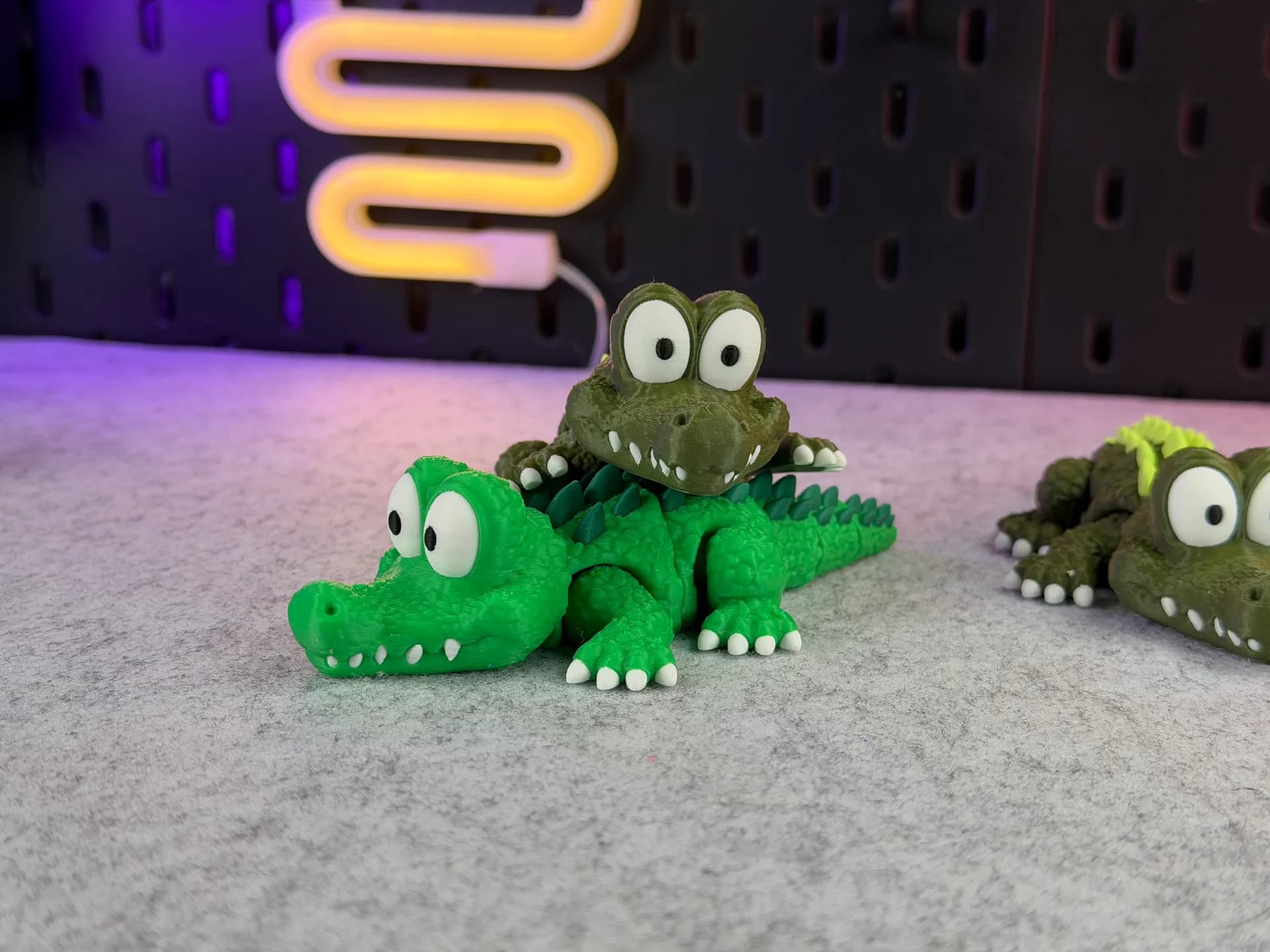 Cute Articulated Crocodile - Image 8